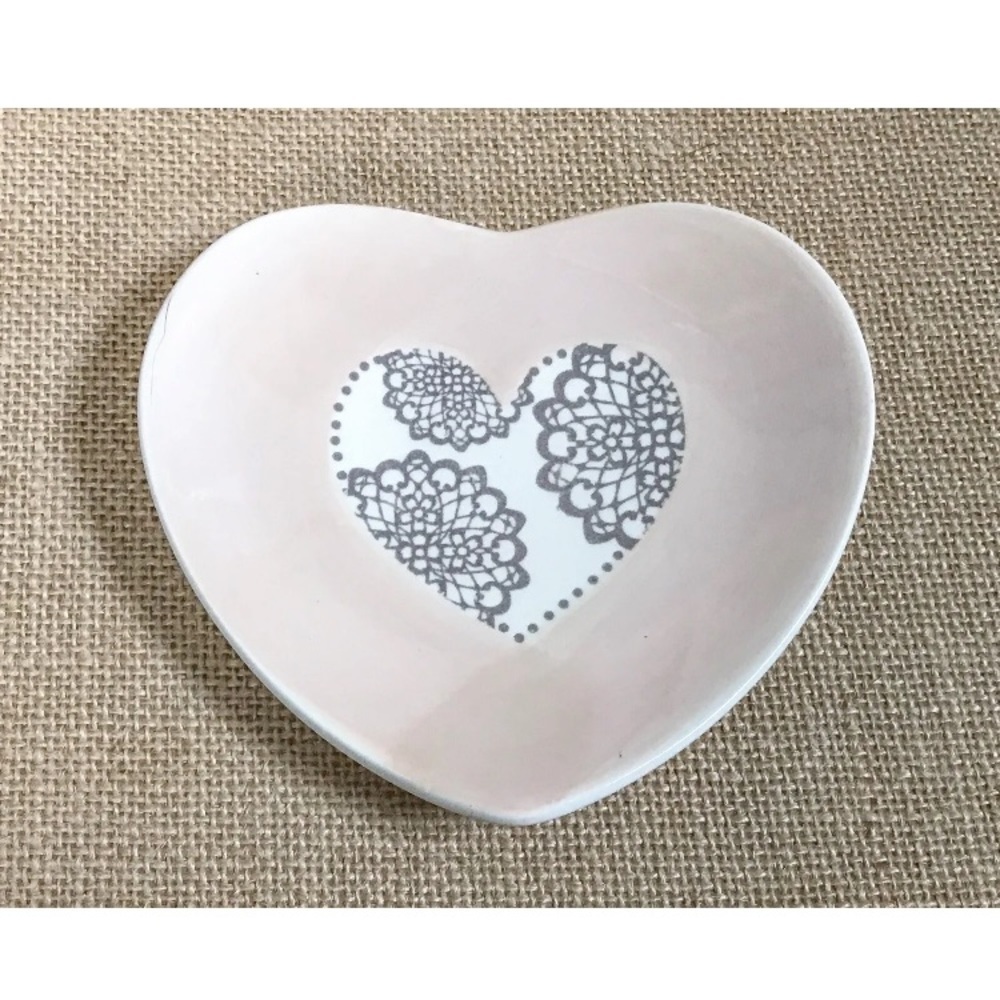 Cracker Barrel Lace Doily Light Peach Heart Trinket Dish Cottage Grandma Core